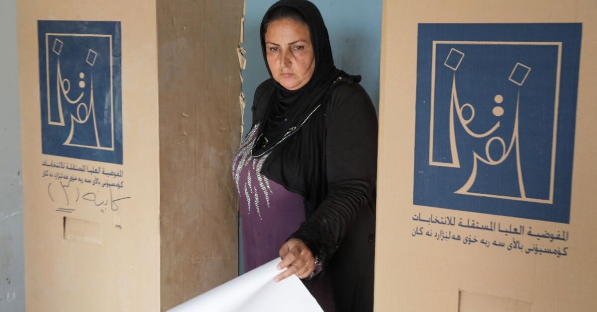 Iraqis vote in general election in rare moment of calm