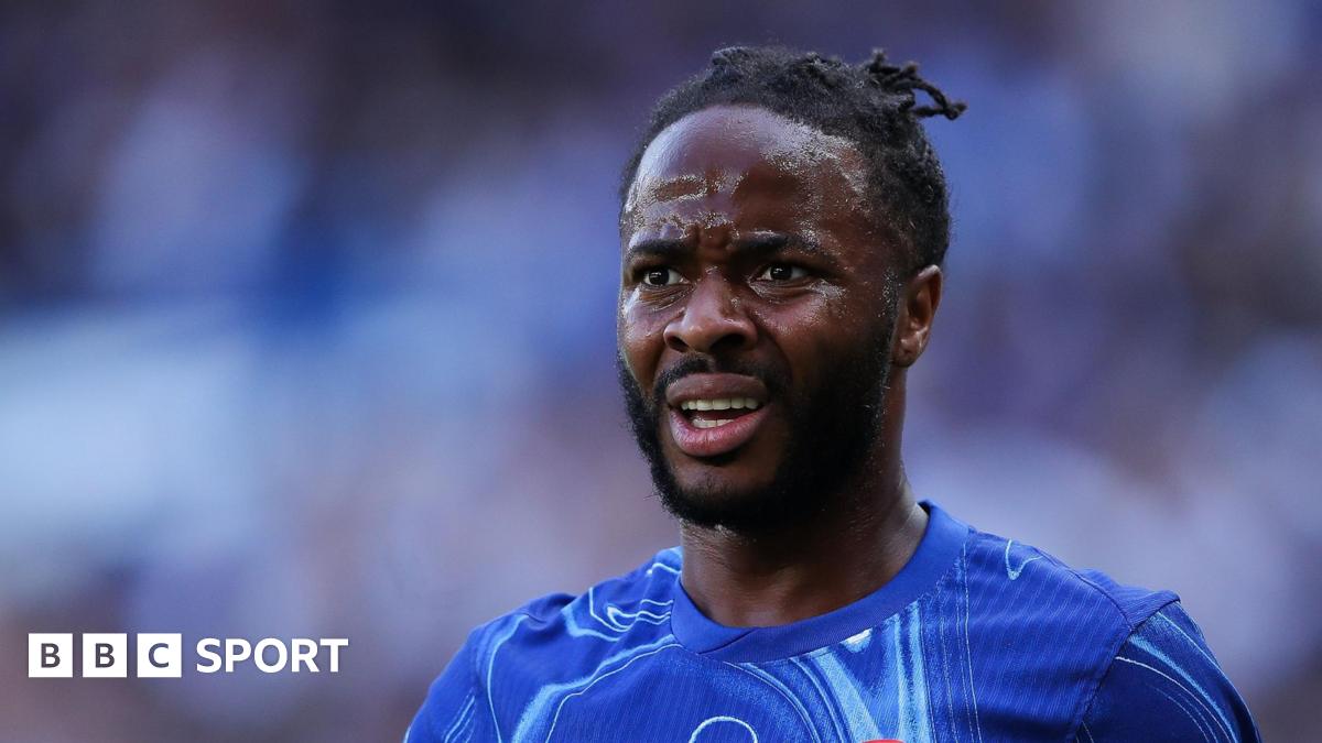 Raheem Sterling playing for Chelsea