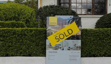 Mortgage refinancing frenzy hits as banks slash variable and fixed home loan rates