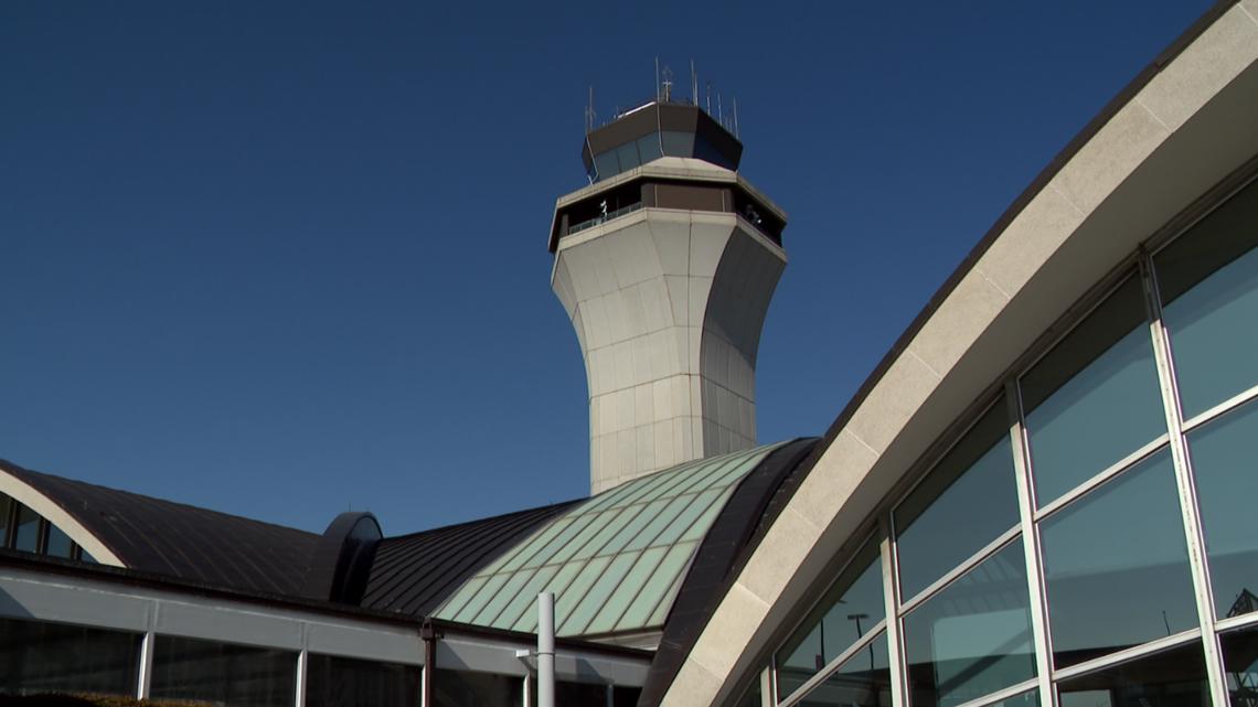 1 dead in police shooting inside Terminal 1 at Lambert Airport