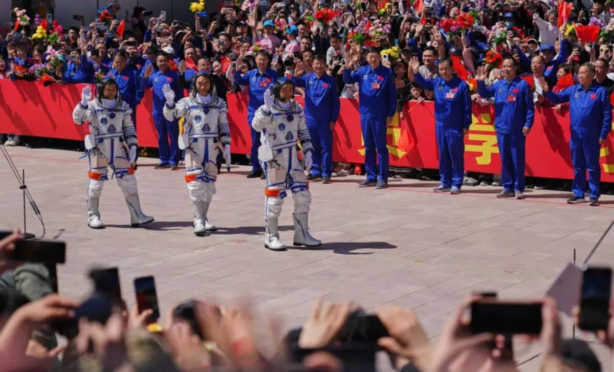 Chinese Astronauts For The Shenzhou 20 Mission ©andy Wongassociated Press