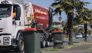 Aucklanders reject fortnightly rubbish collection trial