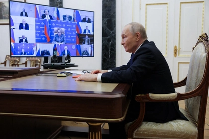 Putin Says Trump Peace Plan Could Be ‘Basis’ For Peace in Ukraine, Threatens Further Aggression