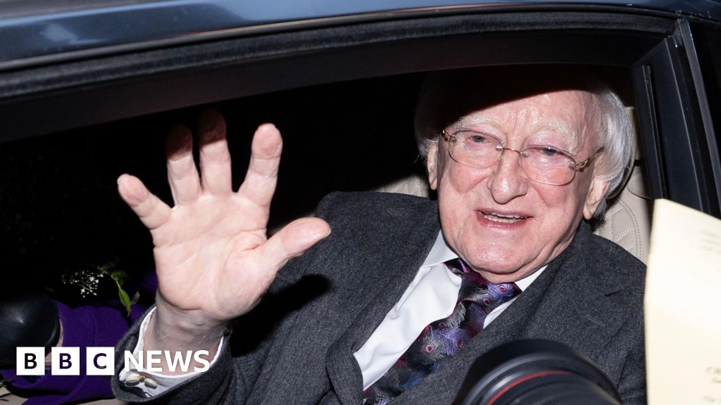 Michael D Higgins leaves Áras on last day as Irish president