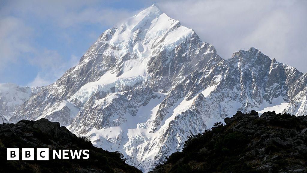 Two climbers dead on New Zealand's tallest mountain