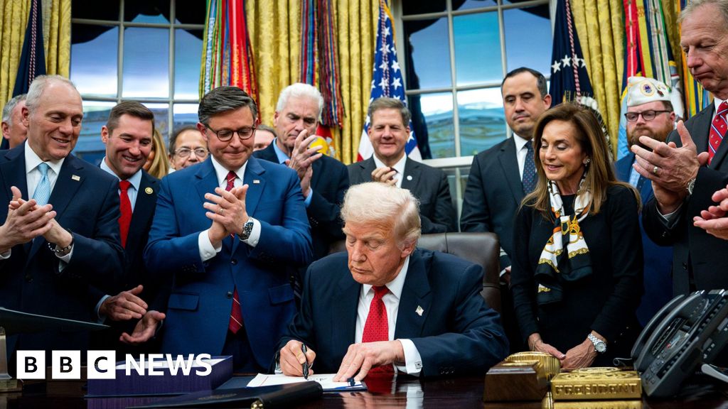 Trump celebrates as Democrats face fallout from end of shutdown