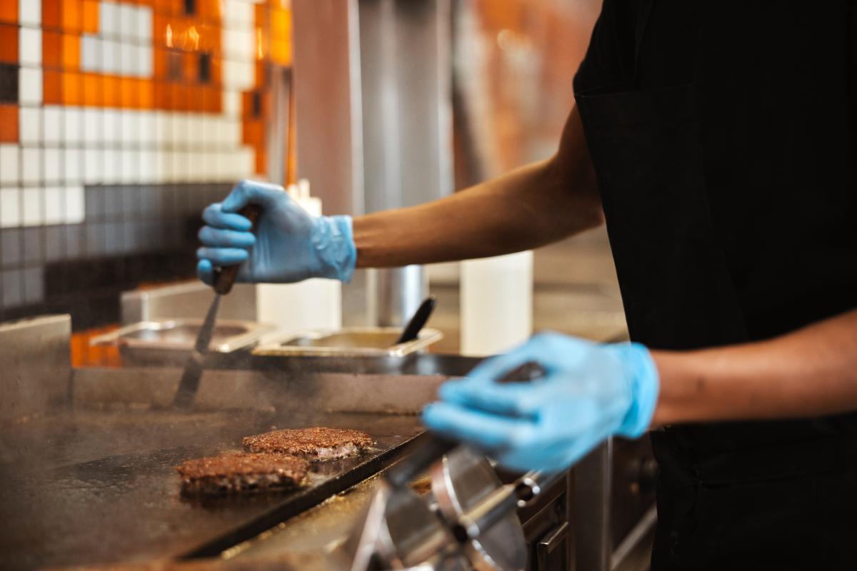 Students struggle to find work as summer applications soar