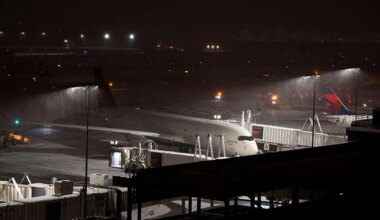Minneapolis-St. Paul International Airport sees hundreds of delays, over 50 cancellations Saturday night