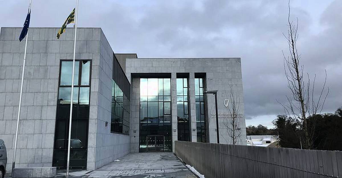 Girl struck on the hand bypassing car awarded €25,000