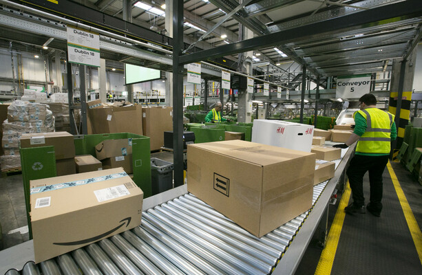 Don't send teabags, crisps or chocolate to loved ones in America this Christmas, says An Post - The Journal