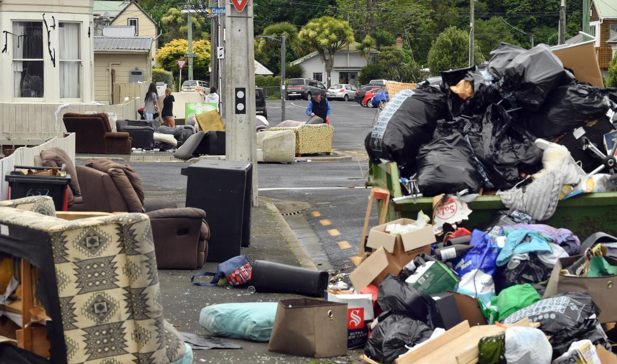 Mass dumping in student quarter ‘disappointing’