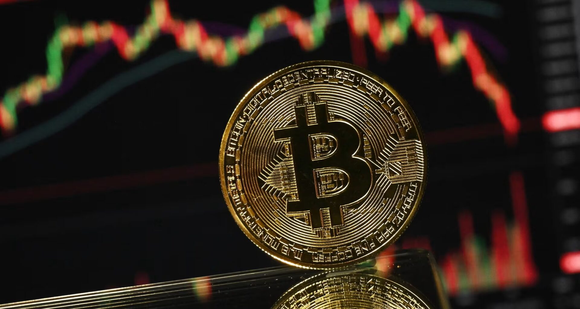 Crypto hoarders dump tokens as shares tumble - Financial Times