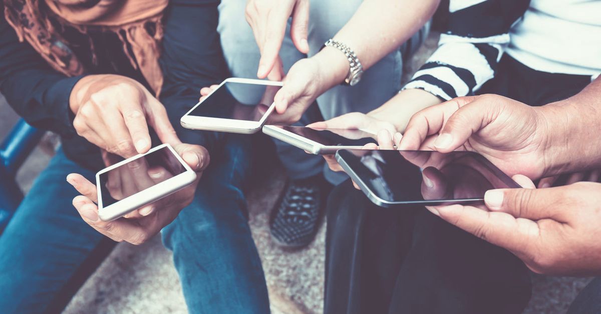 Too much screentime link alarming reason behind dementia spike in younger Australians