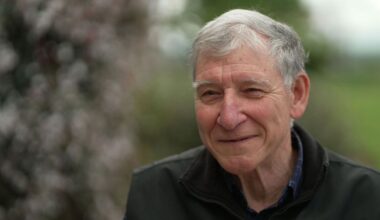 Humble Aussie scientist breathing life into ruined land with unique farming method