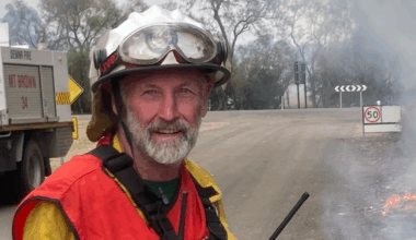 Experienced firefighter dies after going missing during a blaze in South Australia