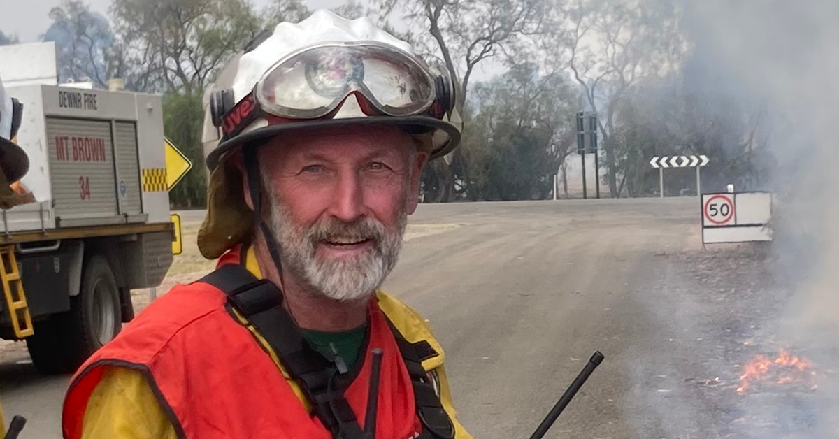 Experienced firefighter dies after going missing during a blaze in South Australia