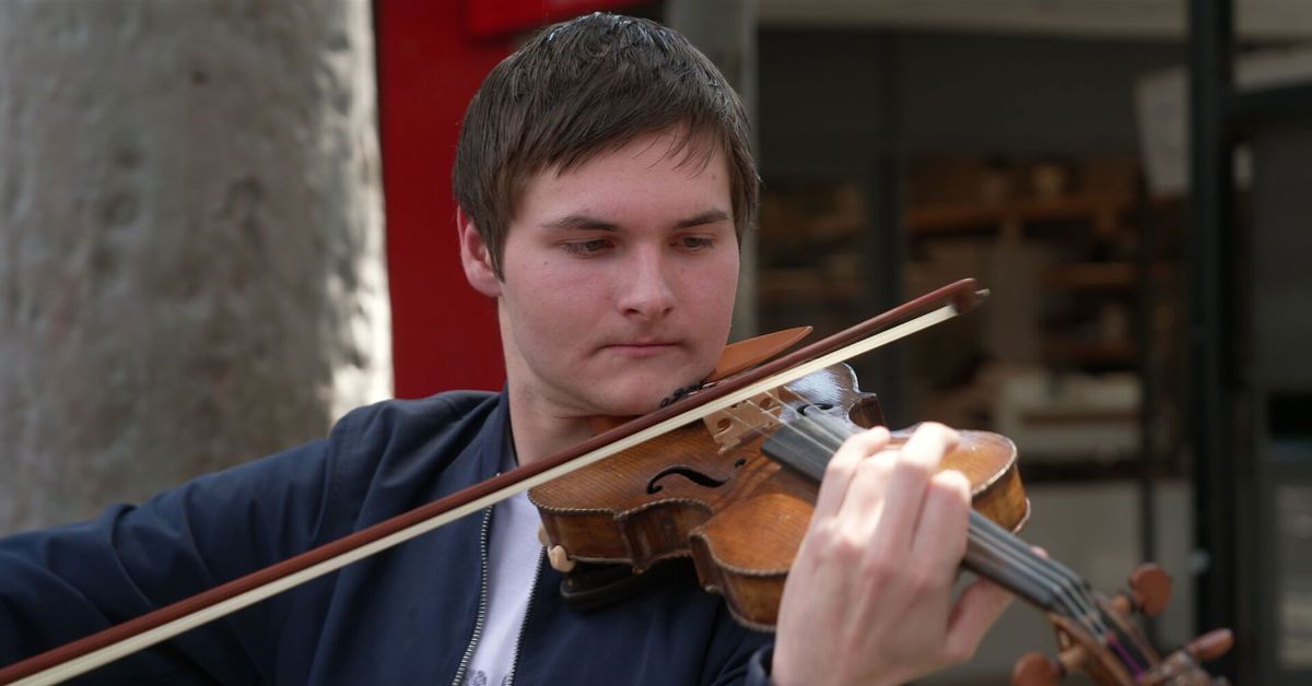 Busker joins growing calls to legalise pepper spray after attack