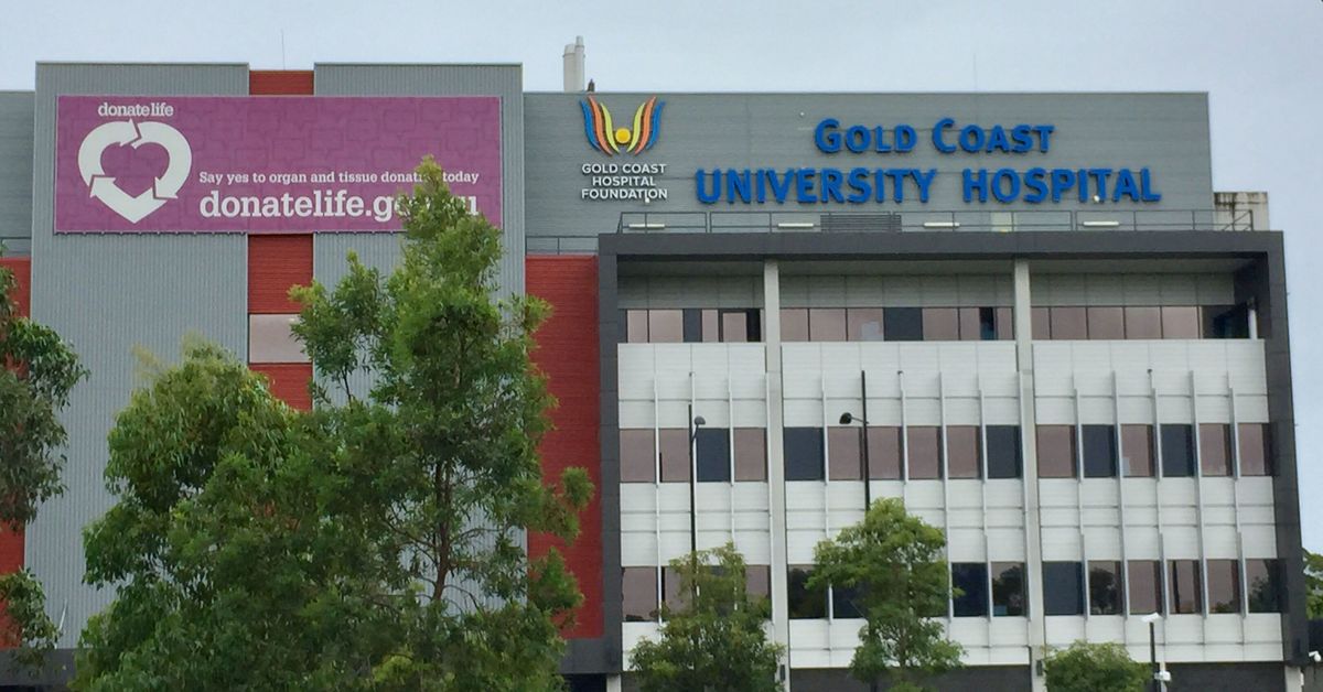 Pair on the run after Gold Coast teen stabbed on Molendinar doorstep over 'debt'