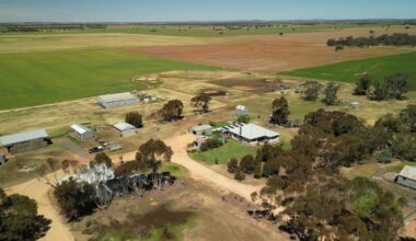Farmers fight to save 'food bowl' from mining takeover
