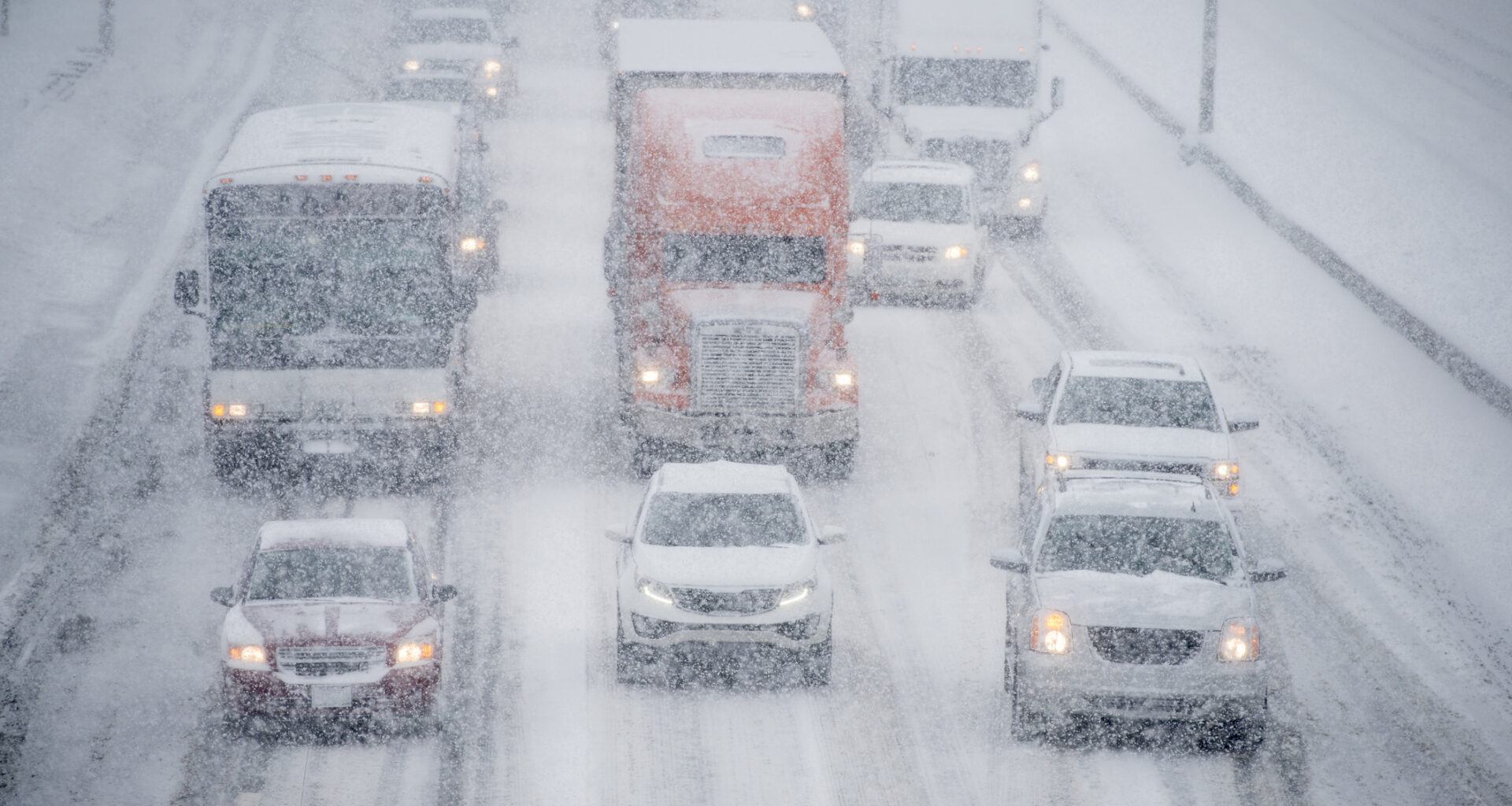 Fog and winds hit Toronto ahead of multi-day Ontario snow event