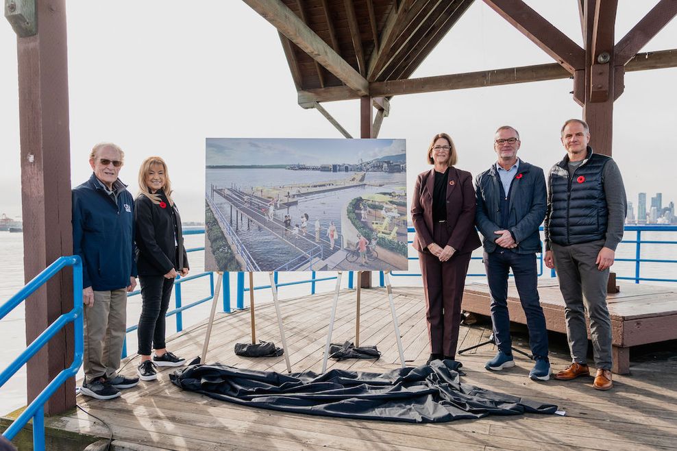 north vancouver harbour deck lonsdale 