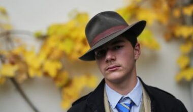 Meet the teen behind the Louvre mystery photo