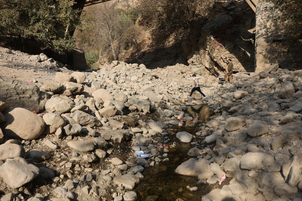 נהר קאן ב טהרן איראן משבר מים בצורת