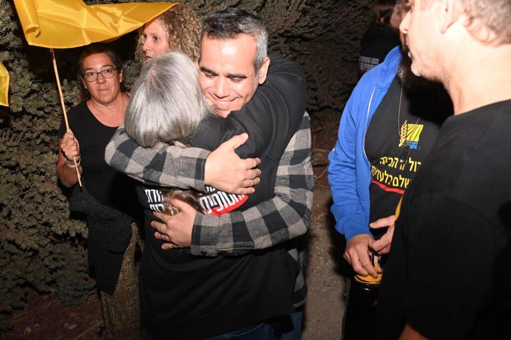 עצרת למען החטופים בצומת שער הנגב