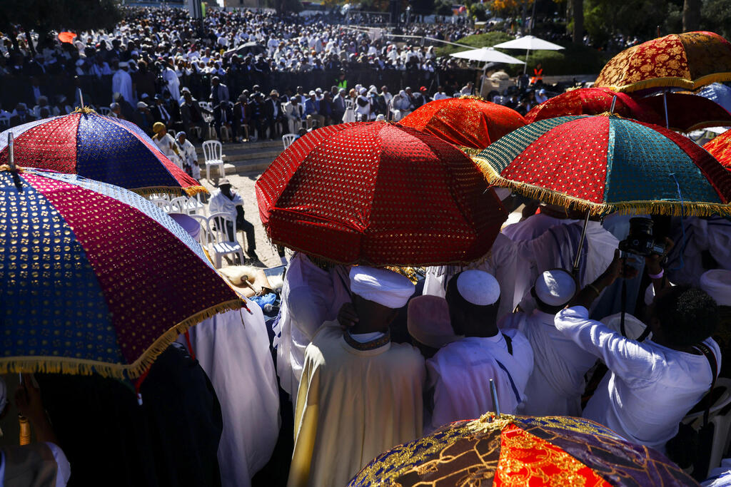 בני העדה התאיופית בחג הסיגד בירושלים