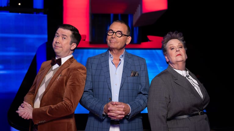 Schultz and Hegerty with The Chase New Zealand host Paul Henry. 