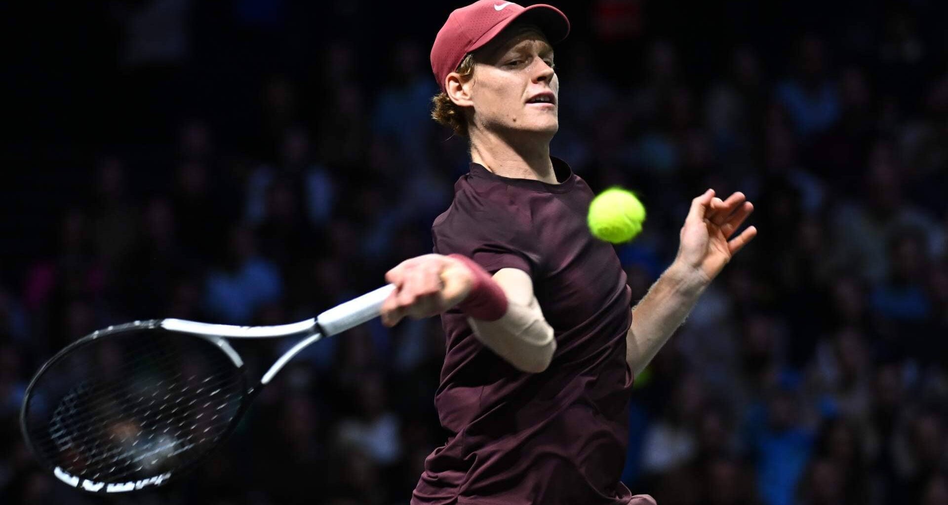 Jannik Sinner downs Felix Auger-Aliassime for maiden Paris title, reclaims World No. 1 | ATP Tour