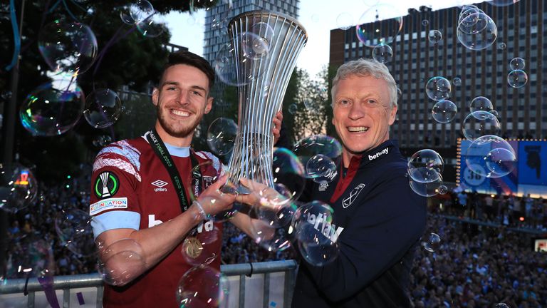 Declan Rice and David Moyes celebrate West Ham's Conference League win in 2023