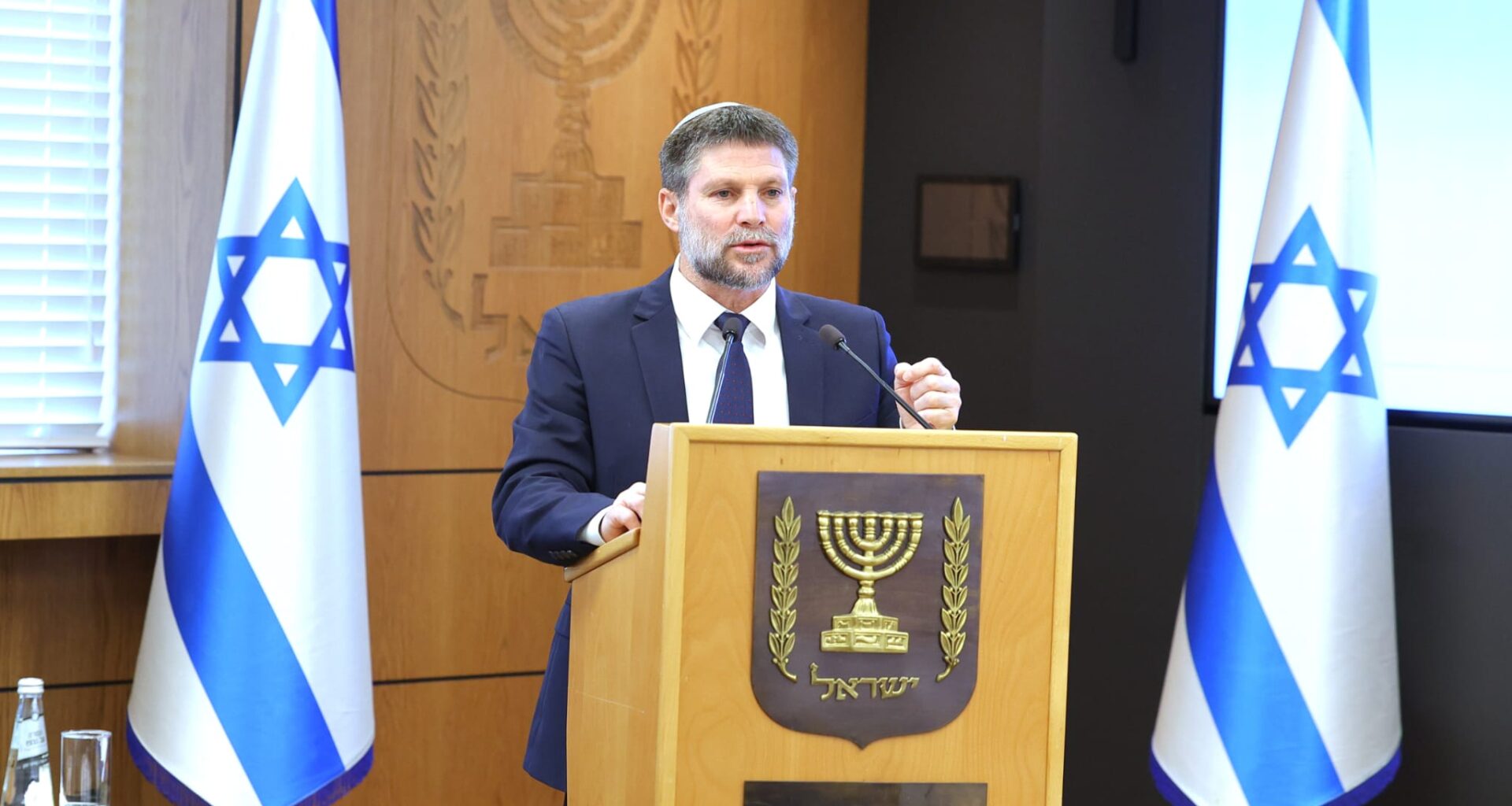 Unveiling 2026 budget, Smotrich fumes at excessive defense spending, mulls tax cuts - The Times of Israel