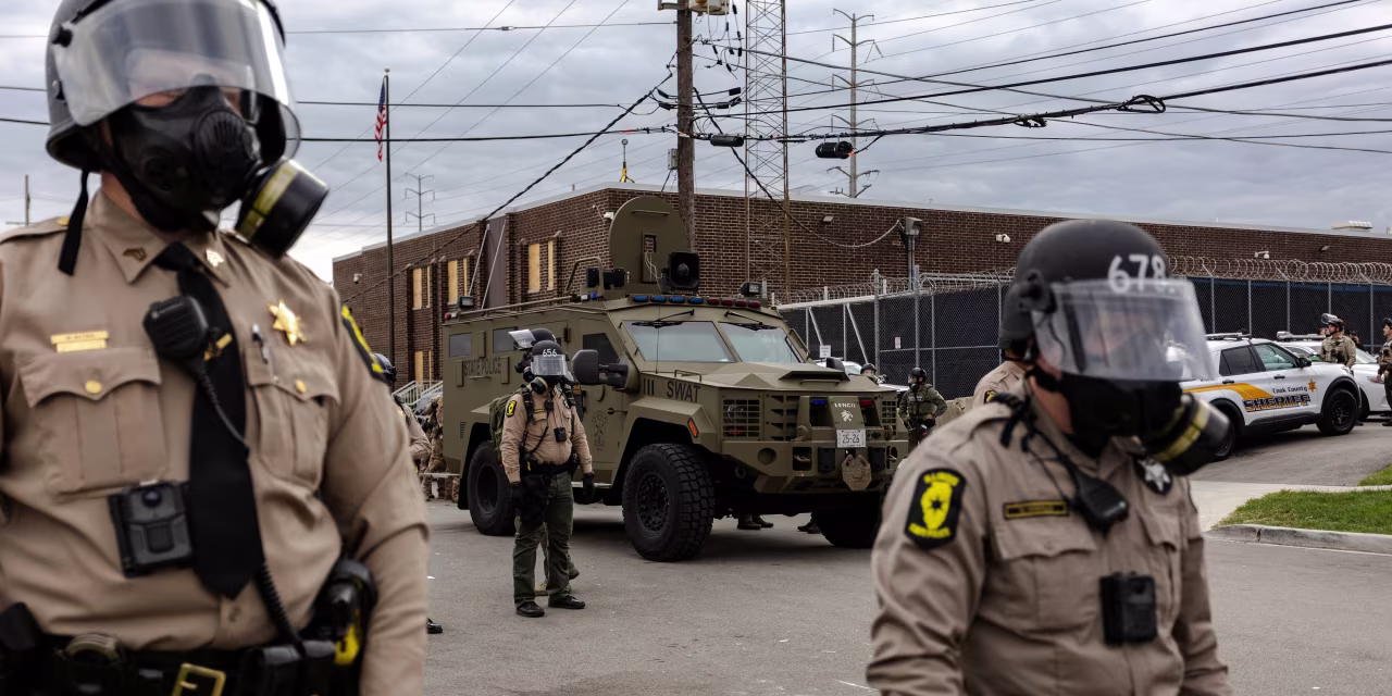 Court Orders ICE to Clean Up Chicago Detention Conditions