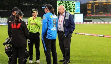 Women's Big Bash game called off with side three runs shy of win
