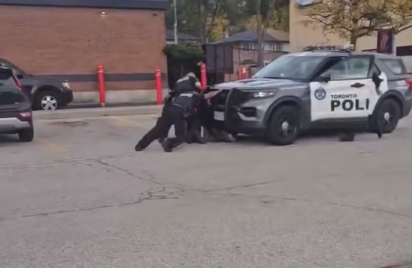 Toronto police cruiser ‘inadvertently’ rolls onto tasered suspect, officer - Toronto