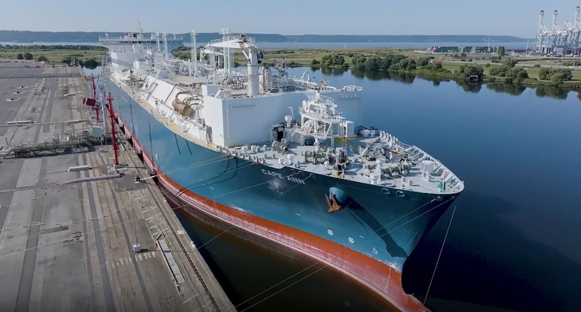 France: TotalEnergies Demobilizes Its Floating LNG Terminal in Le Havre