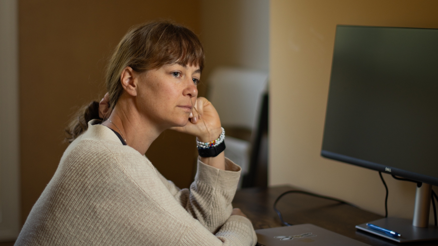 Federal workers who criticized Trump during shutdown put on leave : NPR