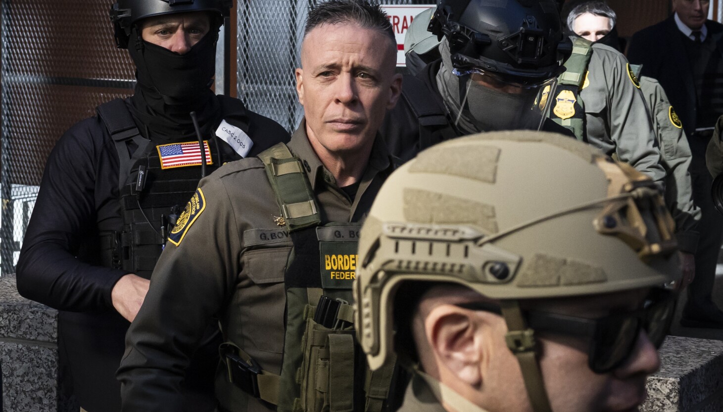 'It's a disgrace': Chicagoans describe jarring encounters with feds as judge prepares to rule on 'blitz'