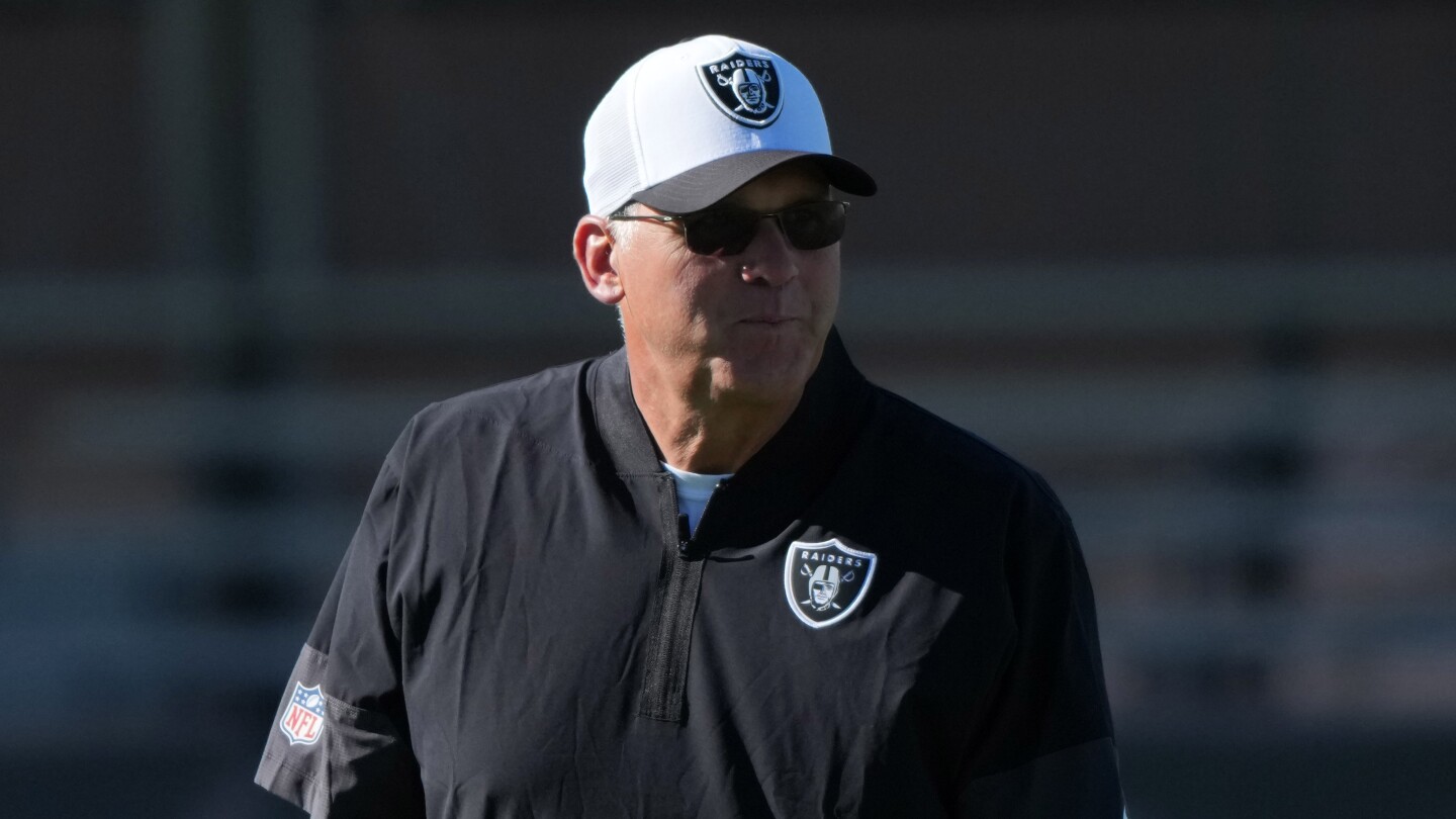Raiders fire offensive coach Bob Bicknell, along with his longtime boss Chip Kelly