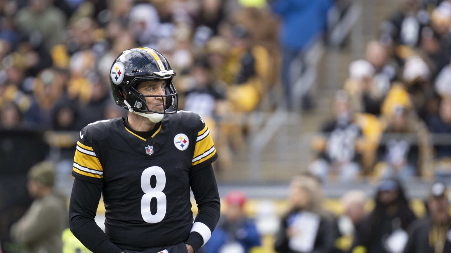 Report: Initial concern is Aaron Rodgers suffered slight break in left wrist