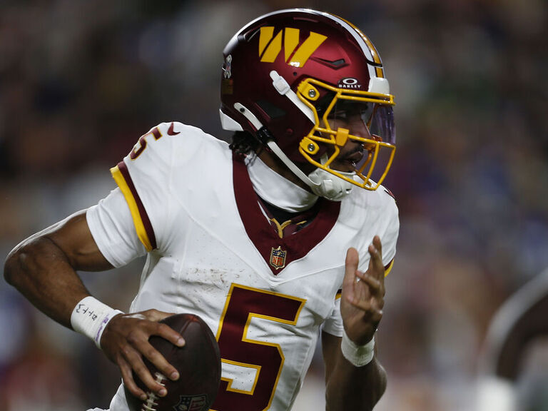 Daniels out indefinitely with dislocated left elbow