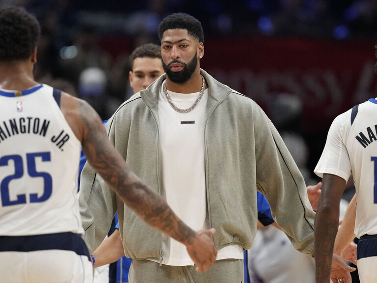 Mavs' Davis out another 7-10 days with calf strain