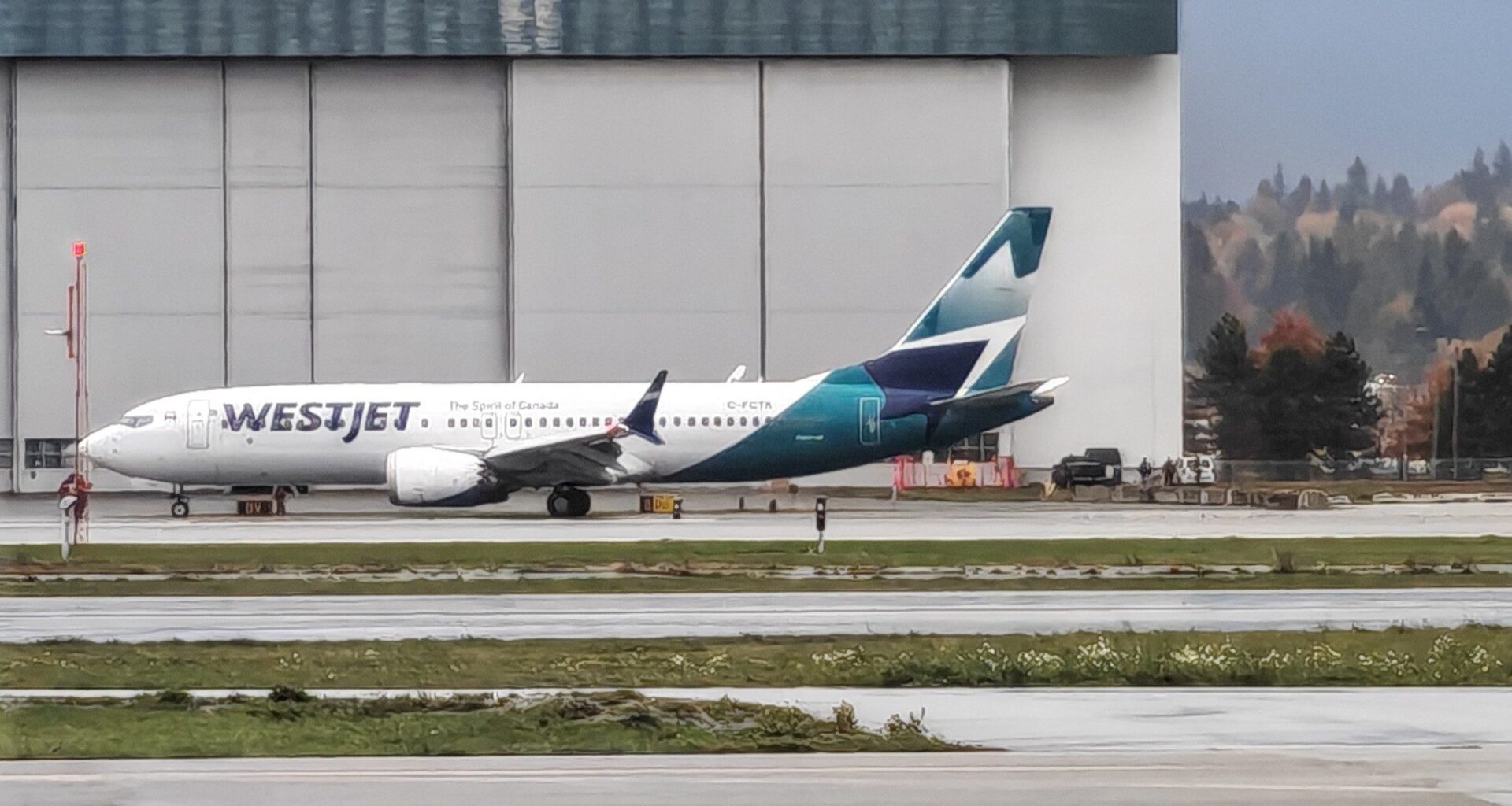 WestJet flight from Victoria to Cancun conducts emergency landing in Vancouver