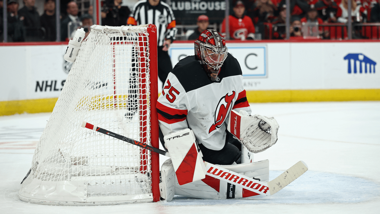 Markstrom signs 2-year, $12 million contract with Devils