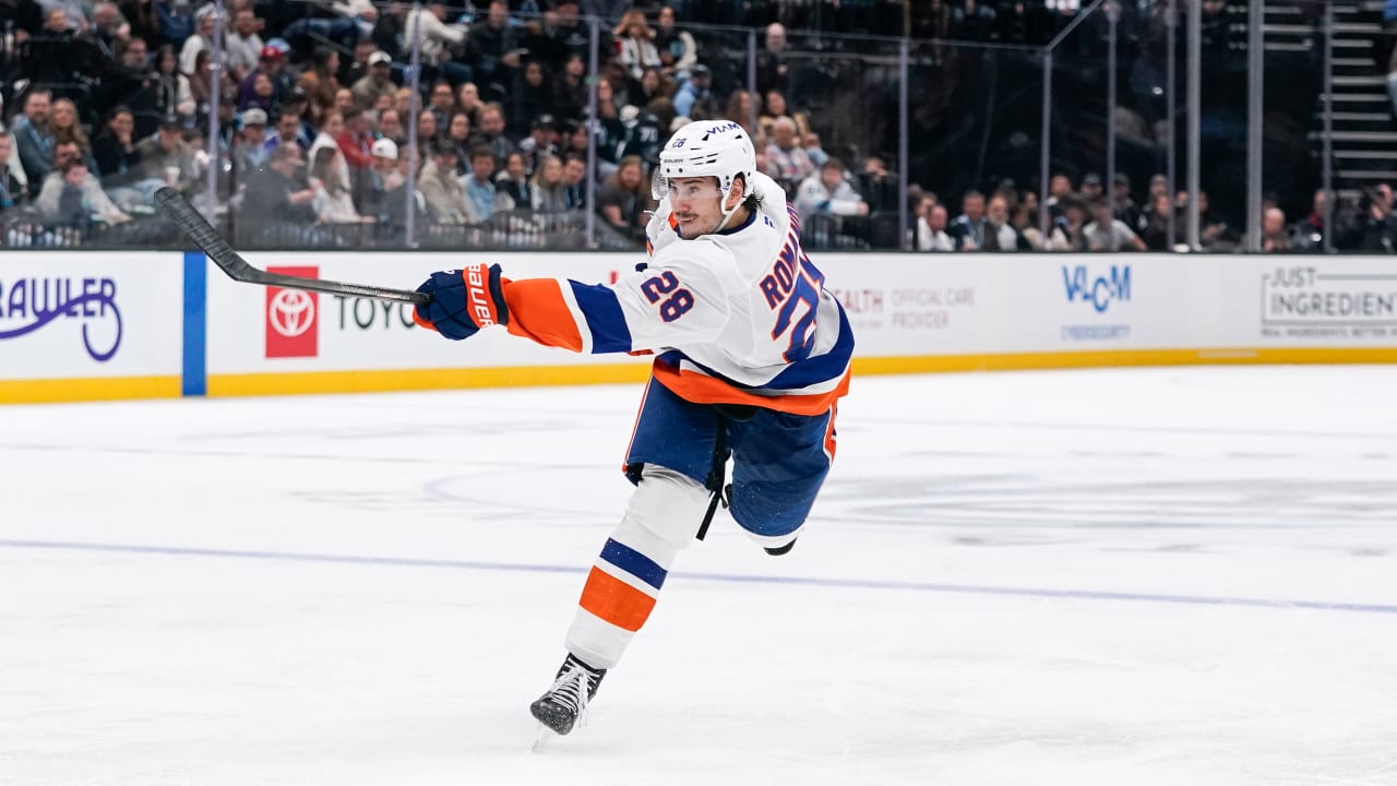 Romanov has shoulder surgery, out 5-6 months for Islanders