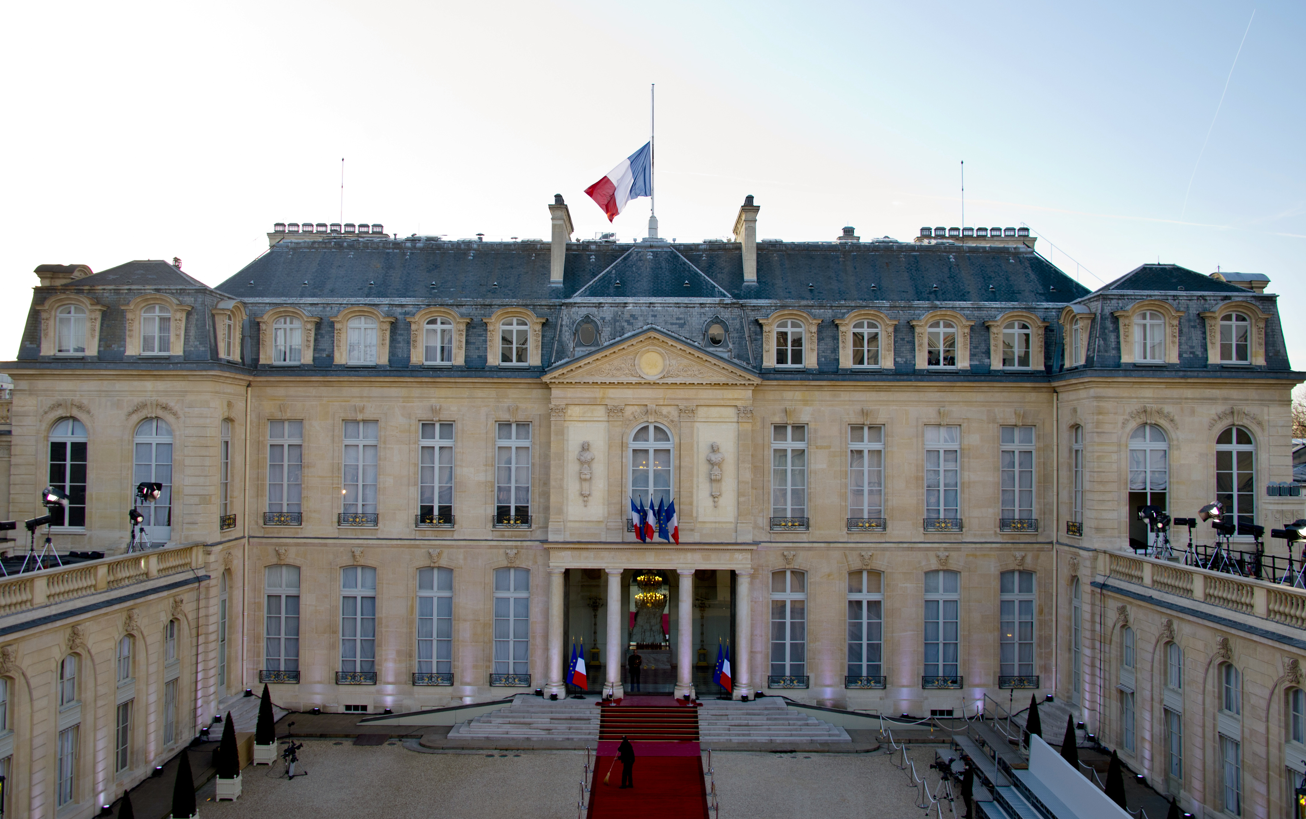 The French national flag flying at half-mast on the Elysee presidential palace in Paris as a tribute to late Nelson Mandela.