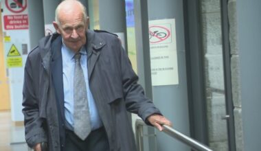 Ex-Supt 'looked after' hundreds of summonses, court told