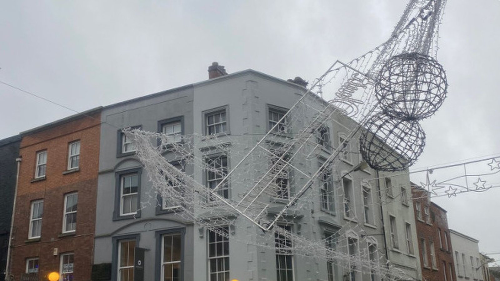 Road closure in Drogheda due to fallen Christmas lights