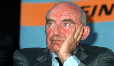 Tánaiste pays tribute to former FG minister Paddy Cooney